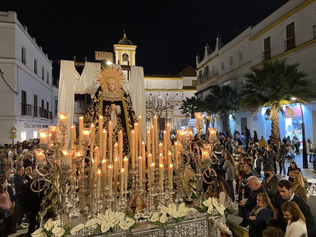 Soledad y Vera Cruz nos regalan los últimos momentos de la Semana Santa