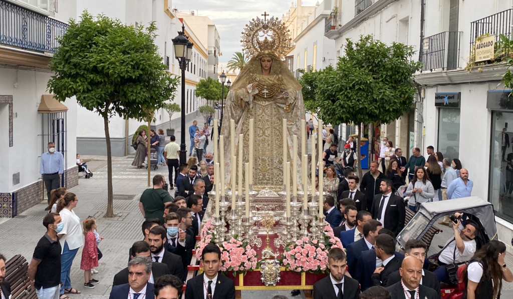 Domingo cofrade en EL SENATUS, por la mañana directo con la Esperanza y por la noche podcast